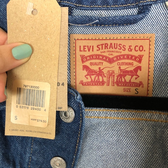 New Levi’s Ribbed Trim Trucker Denim Jacket - Picture 7 of 14